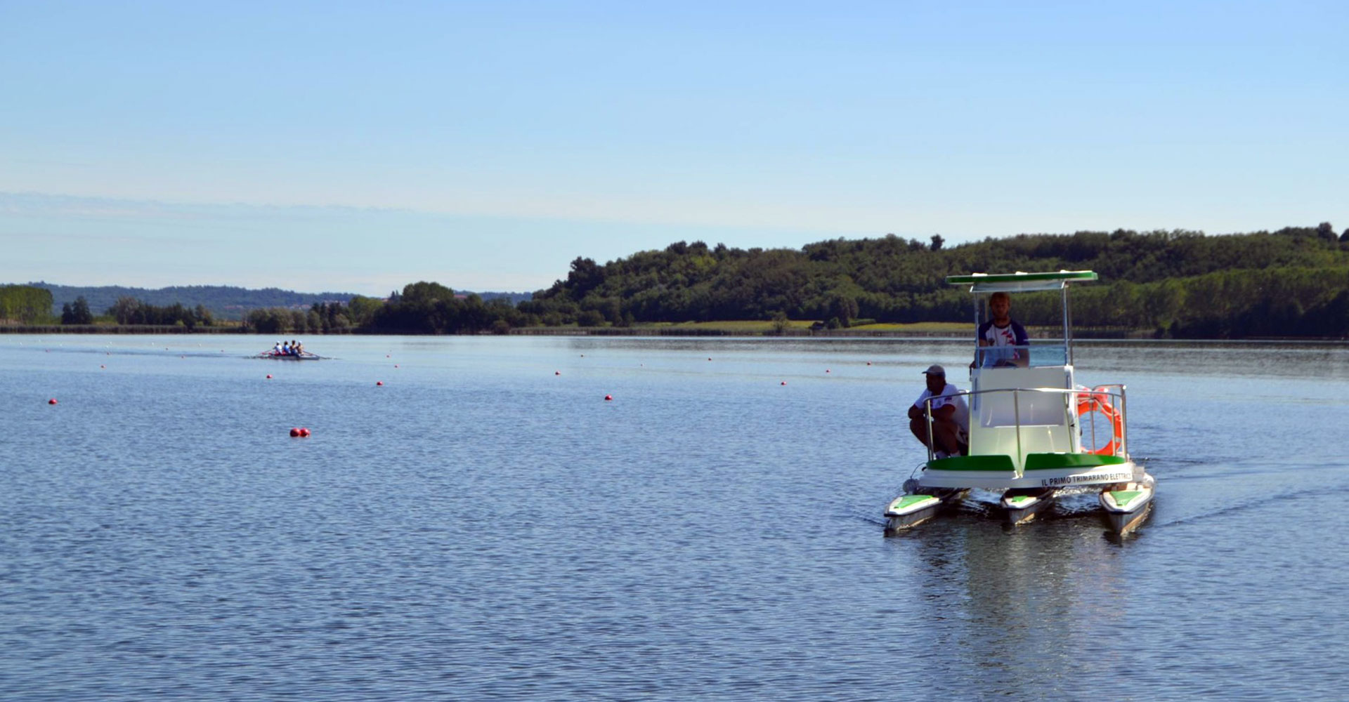 Il Trimarano Green Renna è un Imbarcazione ecologica a zero emissioni, zero rumore e zero onde per non disturbare atleti e uccelli.